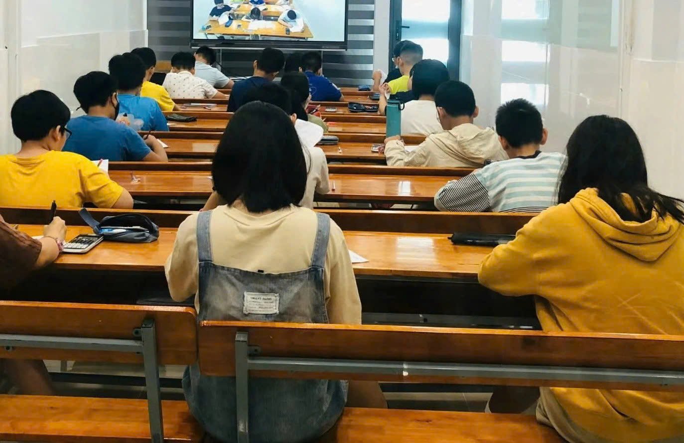Tăng cường công tác kiểm tra các cơ sở dạy thêm và xử lý nghiêm các trường hợp vi phạm