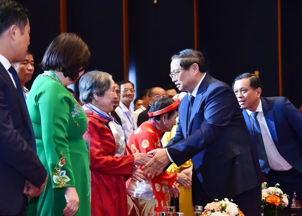 Thực hiện Chỉ đạo chăm lo người có công nhân dịp 78 năm Ngày Thương binh - Liệt sĩ