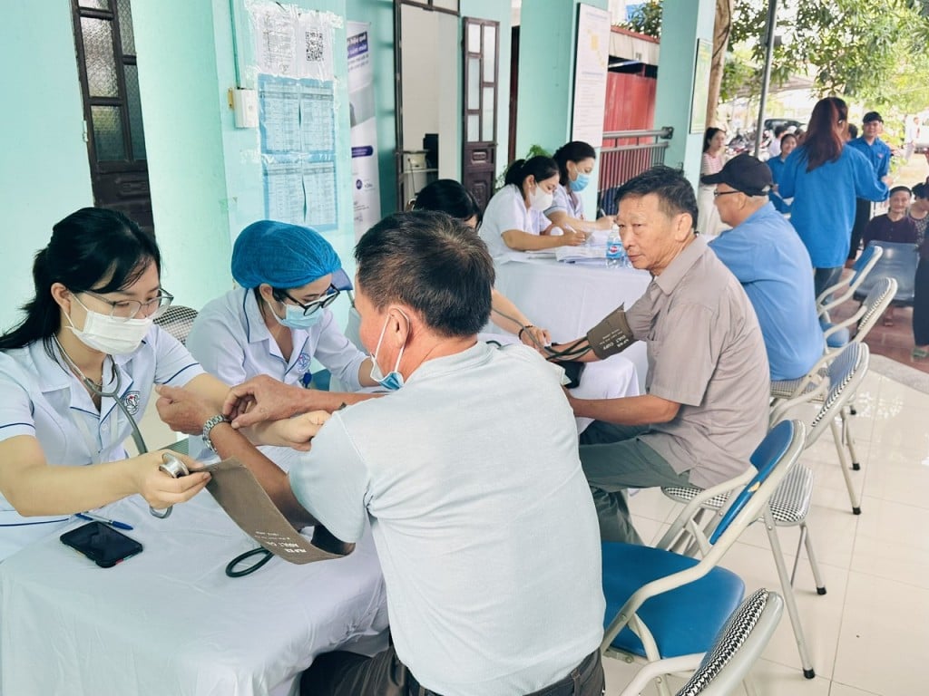 Kiến nghị công nhận liệt sỹ với trường hợp nhân viên y tế hy sinh khi làm nhiệm vụ