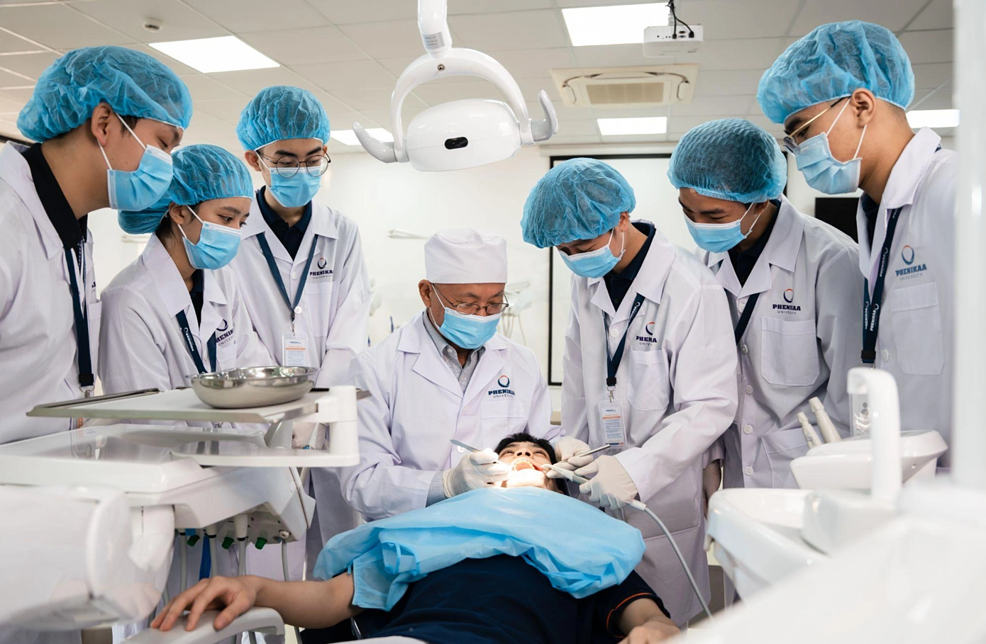 Mức điểm sàn nhóm ngành sức khỏe có cấp giấy phép hành nghề trình độ đại học năm 2025