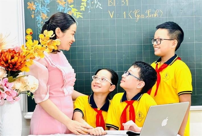 Từ 01/01/2026, giáo viên dạy tăng cường sẽ có thêm phụ cấp mới (Hình ảnh từ Internet)