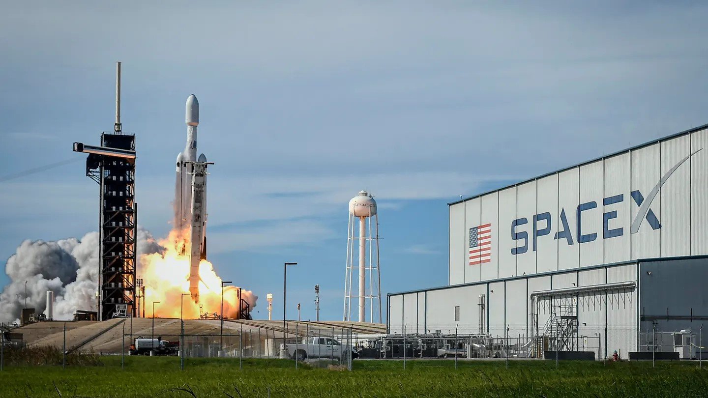 Chấp thuận chủ trương đầu tư và cấp phép cho SpaceX dự kiến trong tháng 7/2025