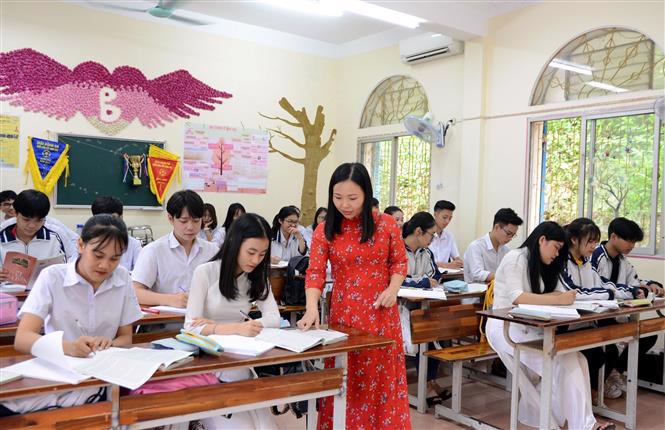 Nhà giáo khi kiêm nhiệm được hưởng tối đa 2 phụ cấp trách nhiệm (Đề xuất)