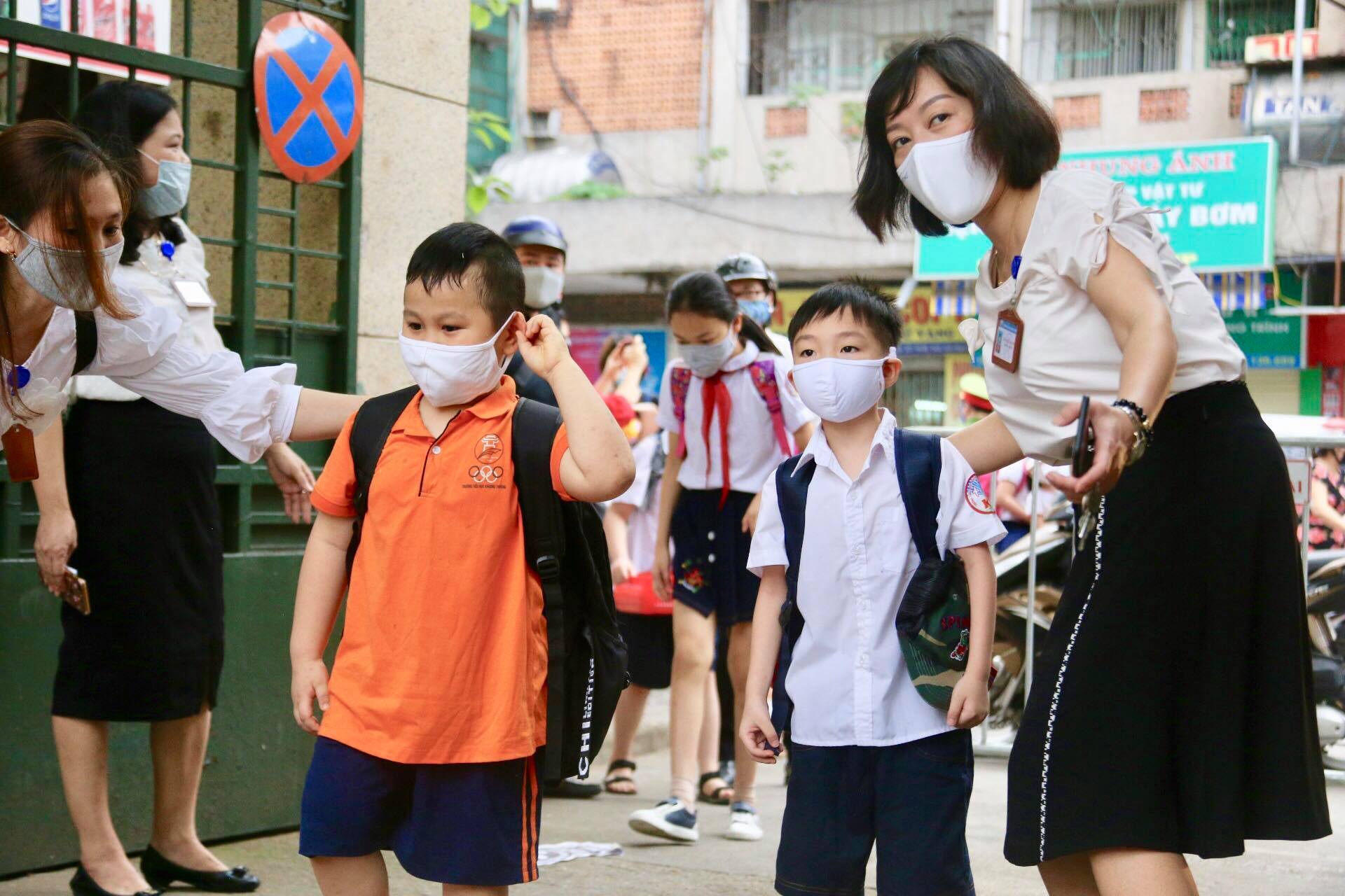 Tổng hợp hồ sơ xin chuyển trường tiểu học, THCS và THPT tại TPHCM từ năm học 2025 - 2026