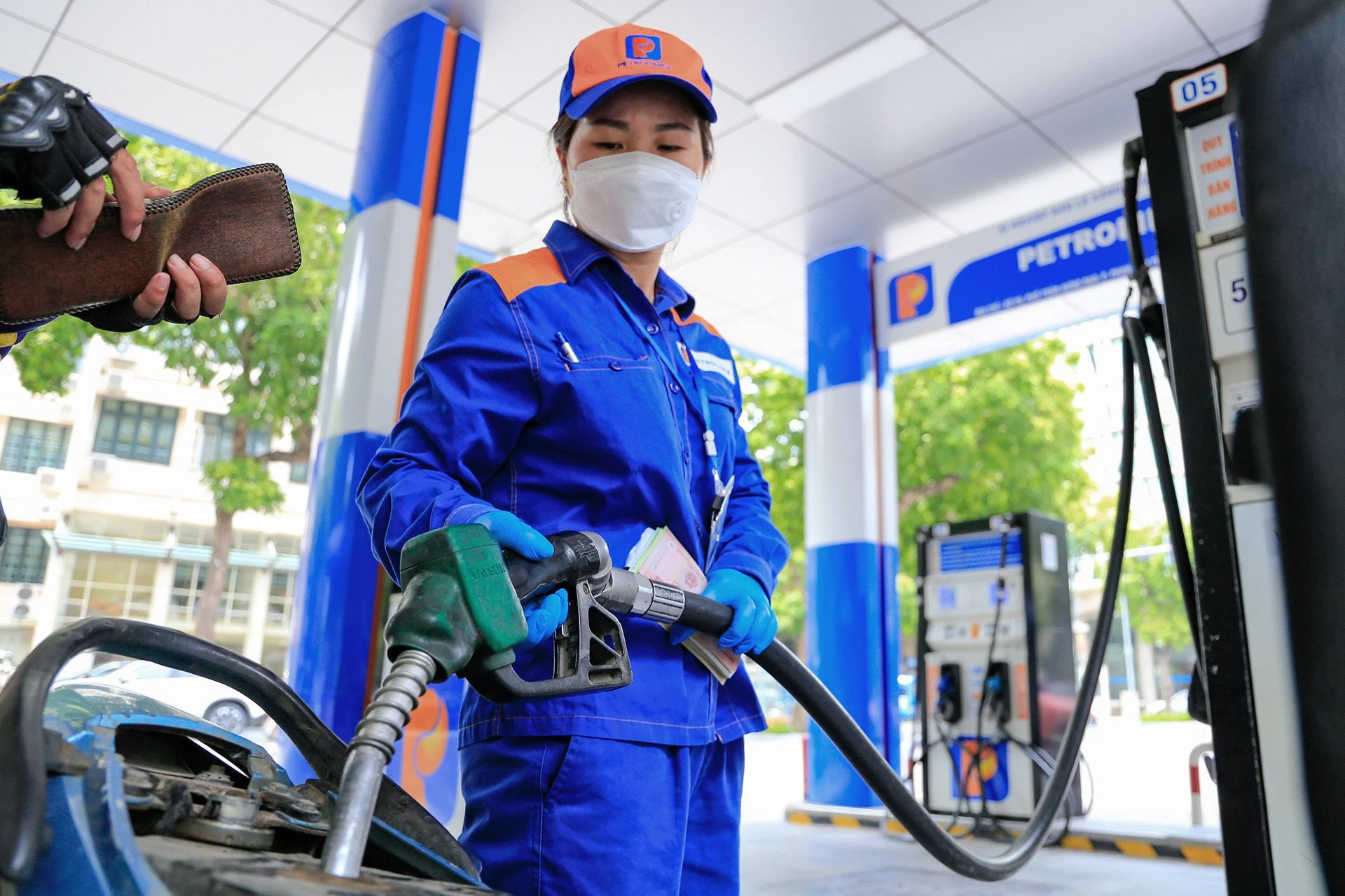 Giá xăng dầu mới nhất các mặt hàng ngày 4/4/2026