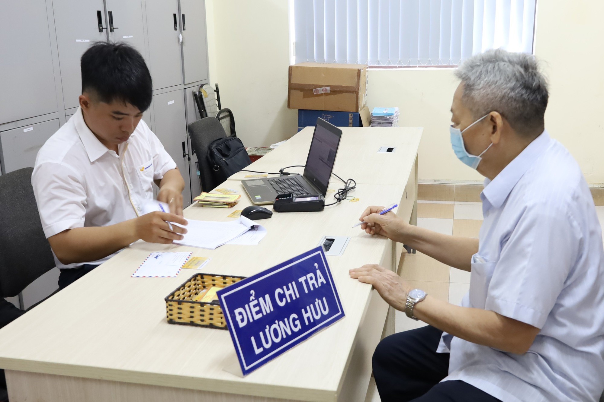 Hồ sơ hưởng tiếp lương hưu mới nhất theo Quyết định 313 năm 2026