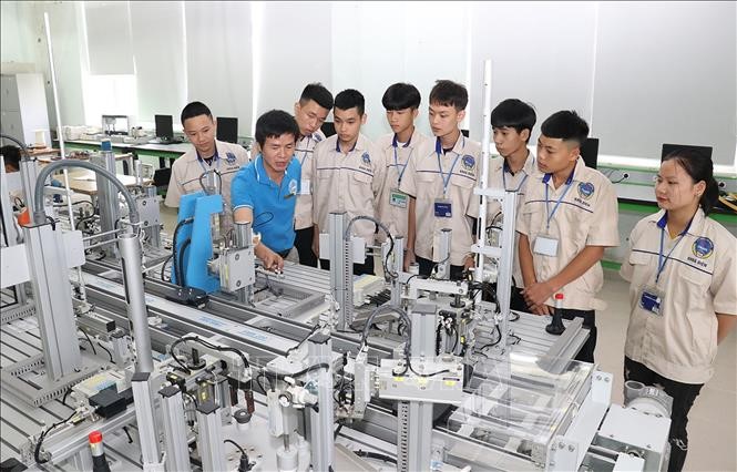 Bảng lương giáo viên sơ cấp từ ngày 14/4/2026
