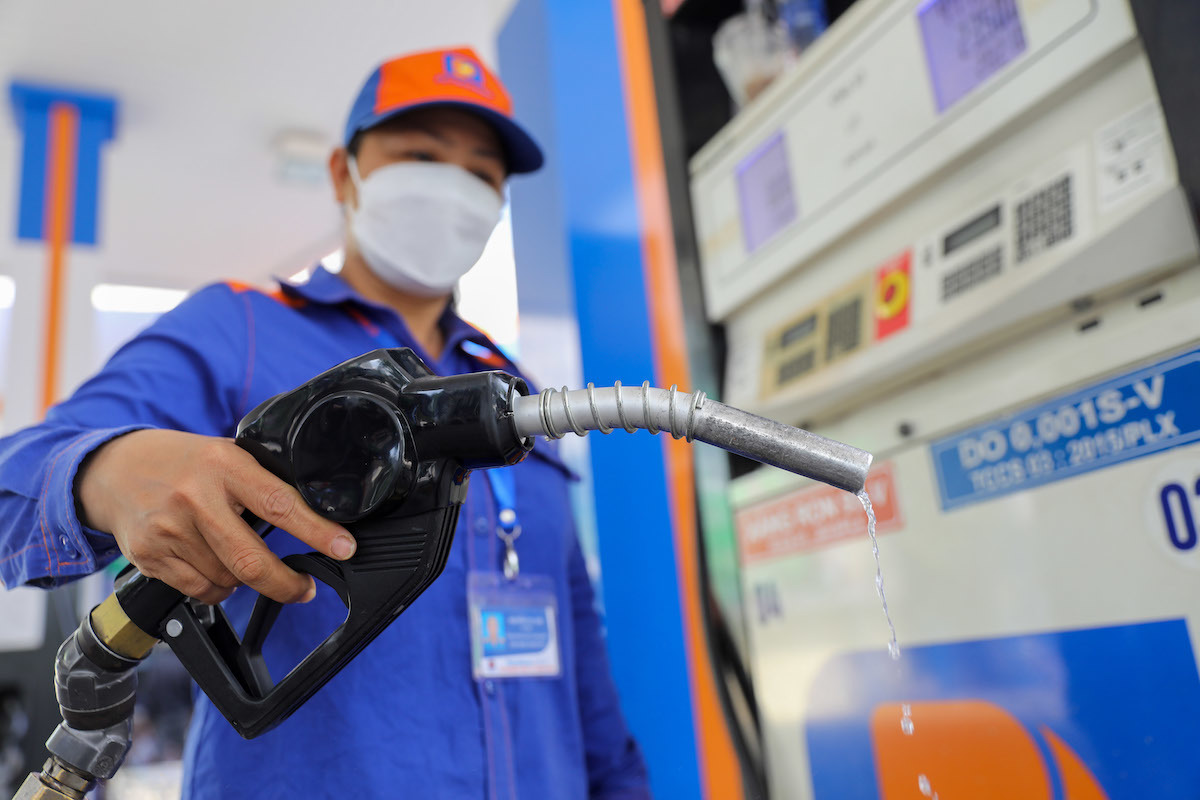 Đề xuất tiếp tục giảm thuế nhập khẩu xăng dầu về 0% đến hết ngày 30/6/2026