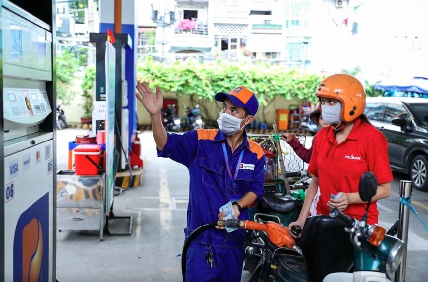 Giá xăng giảm bao nhiêu tiền/lít từ 16h ngày 21/4? (Hình ảnh từ Internet)