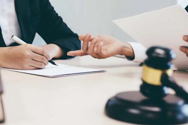 Mức phạt vi phạm quy định về hành nghề thừa phát lại từ 18/5/2026