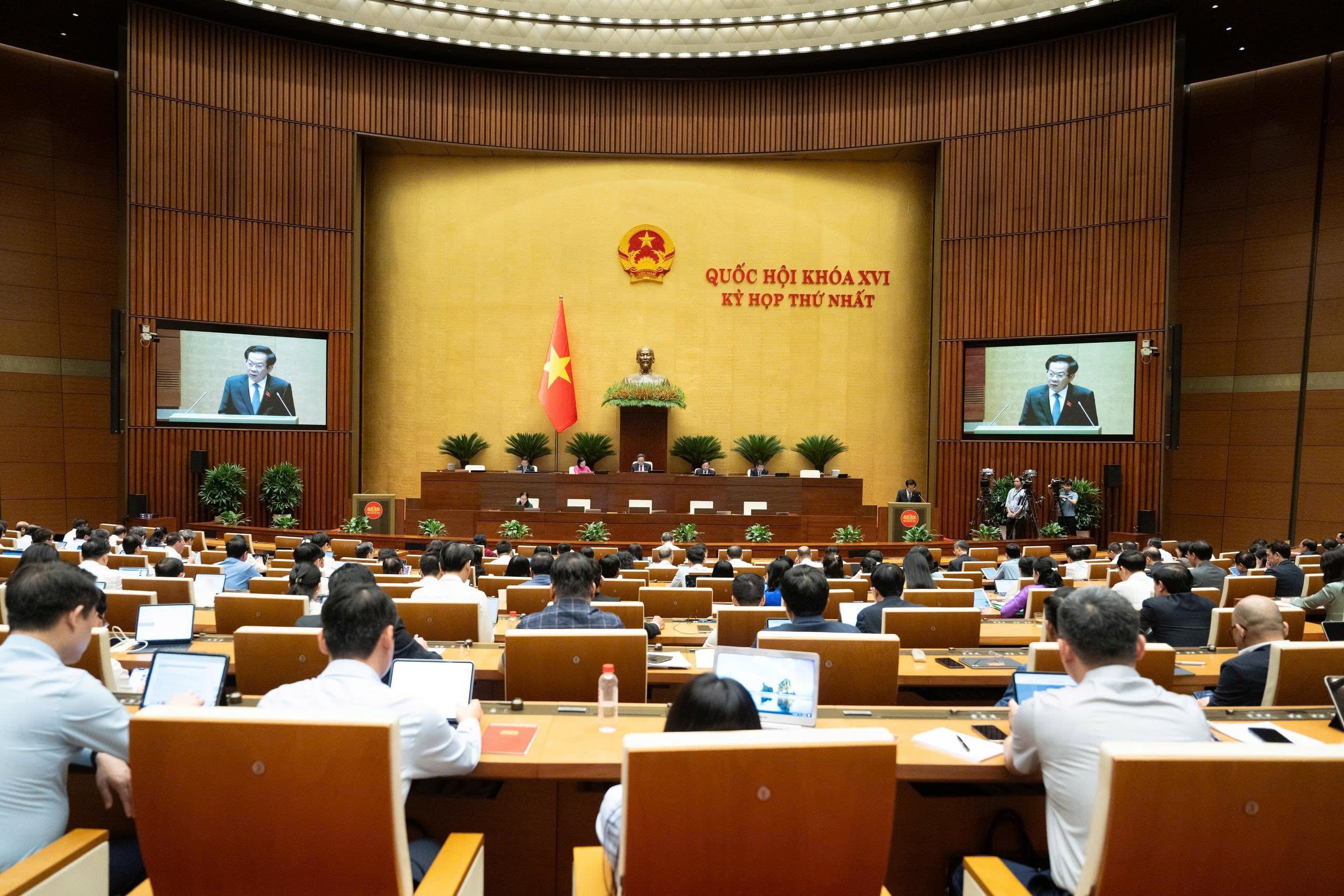 Luật Thi đua khen thưởng sửa đổi 2026 có hiệu lực từ ngày 01/10/2026