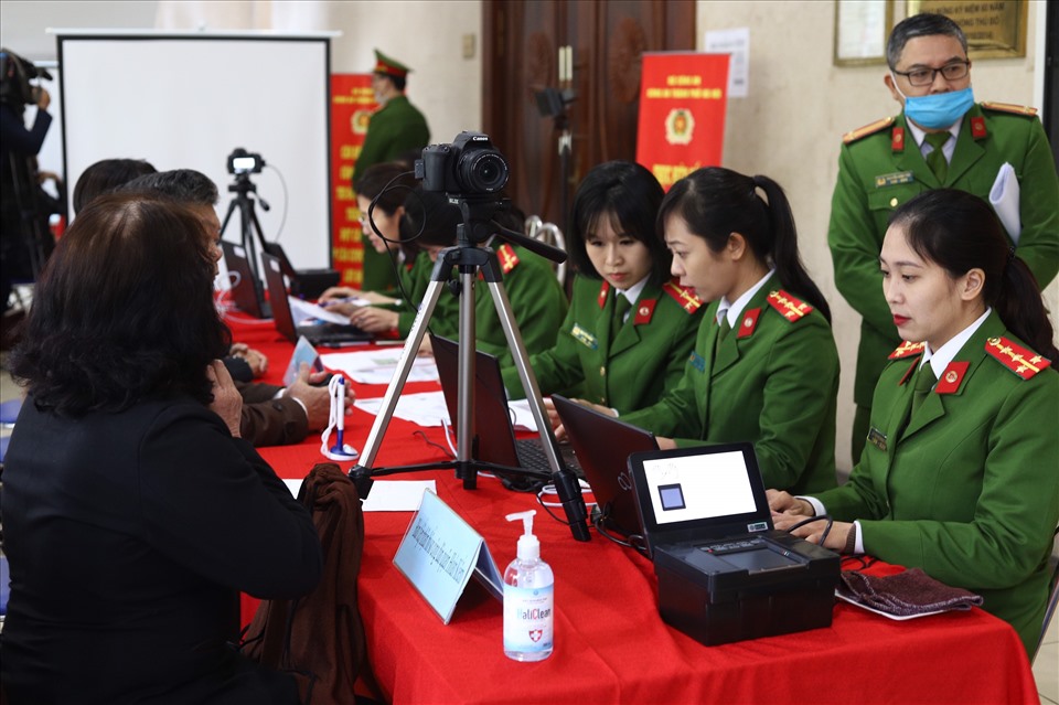 Lưu ý 03 năm sinh phải đổi thẻ căn cước trong năm 2026