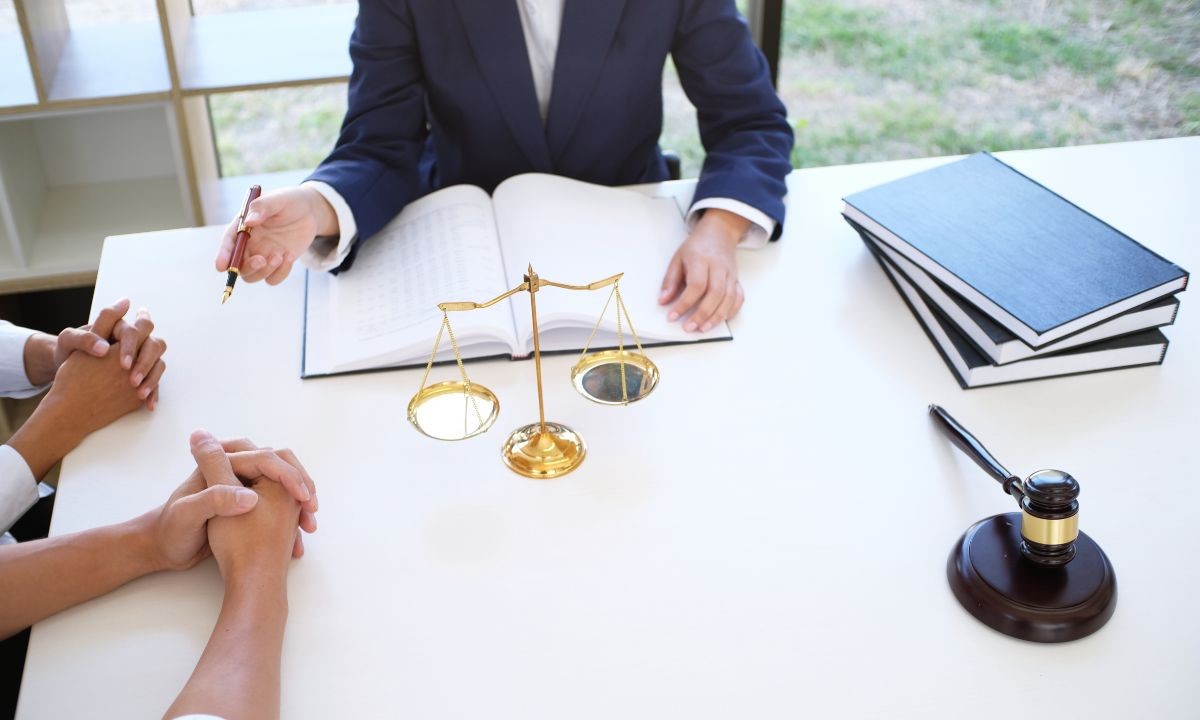 Các chế độ và chính sách mà luật sư công được hưởng từ 01/10/2026