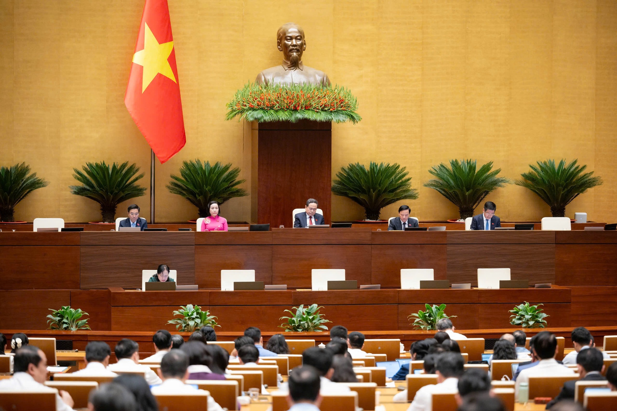 Từ 01/01/2027, Chính phủ sẽ rà soát quy định giao dịch phải công chứng (Hình ảnh từ Internet)