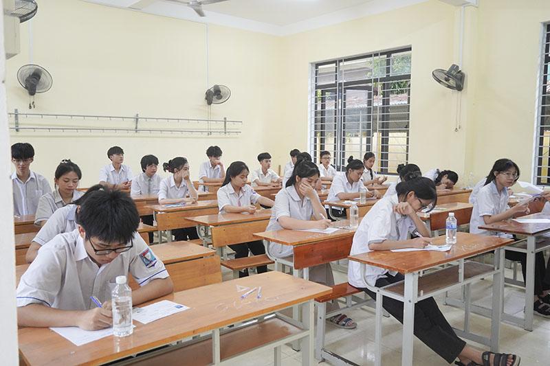 Đề thi đáp án môn Toán thi vào lớp 10 Quảng Trị năm 2026