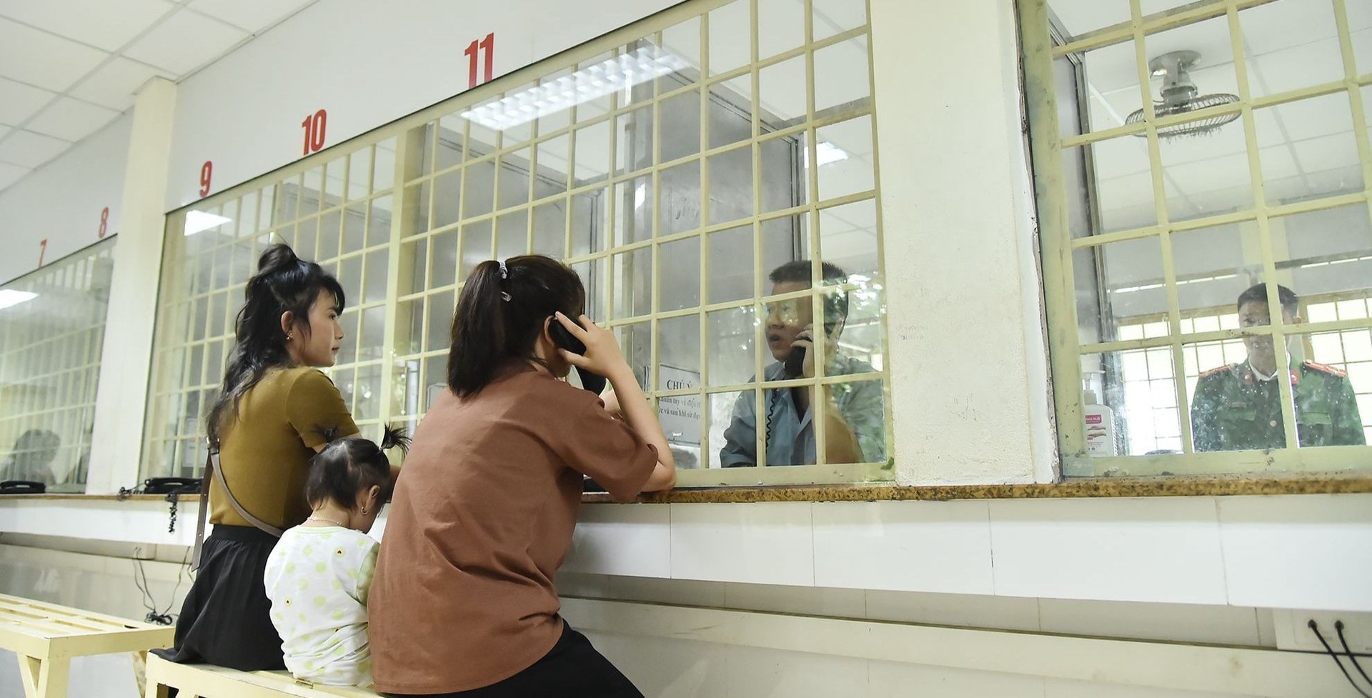 Hướng dẫn xử lý vi phạm đồ vật cấm đưa vào nơi chấp hành án phạt tù từ 01/7/2026 (Hình ảnh từ Internet)
