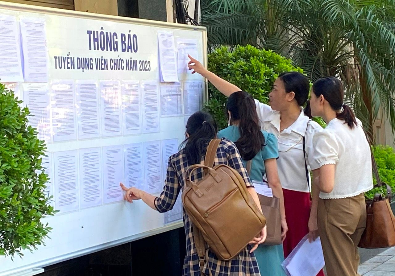 Công văn 2454 tạm dừng tuyển dụng công chức viên chức tại tỉnh Quảng Ninh