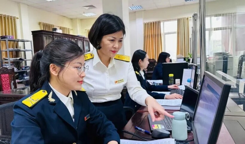 Thông tư 88/2026/TT-BTC: Quy định mới về quản lý, sử dụng phù hiệu, trang phục công chức thuế 