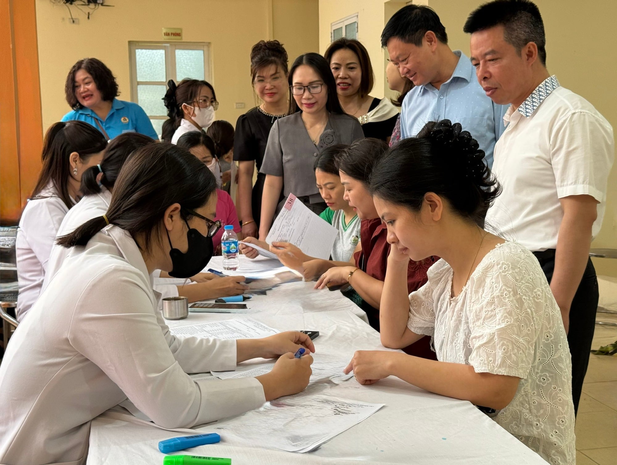 2 Nghị định về phụ cấp ưu đãi đặc thù trong giáo dục y tế
