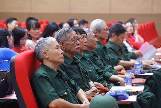 Mức tặng quà người có công dịp Quốc khánh 2026 tại Hà Nội