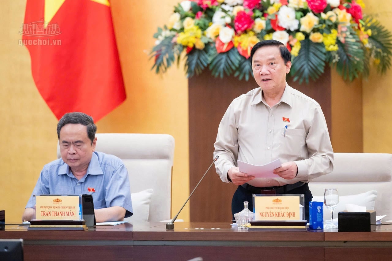 Phó Chủ tịch Quốc hội Nguyễn Khắc Định kết luận nội dung phiên họp. Ảnh: Quochoi.vn
