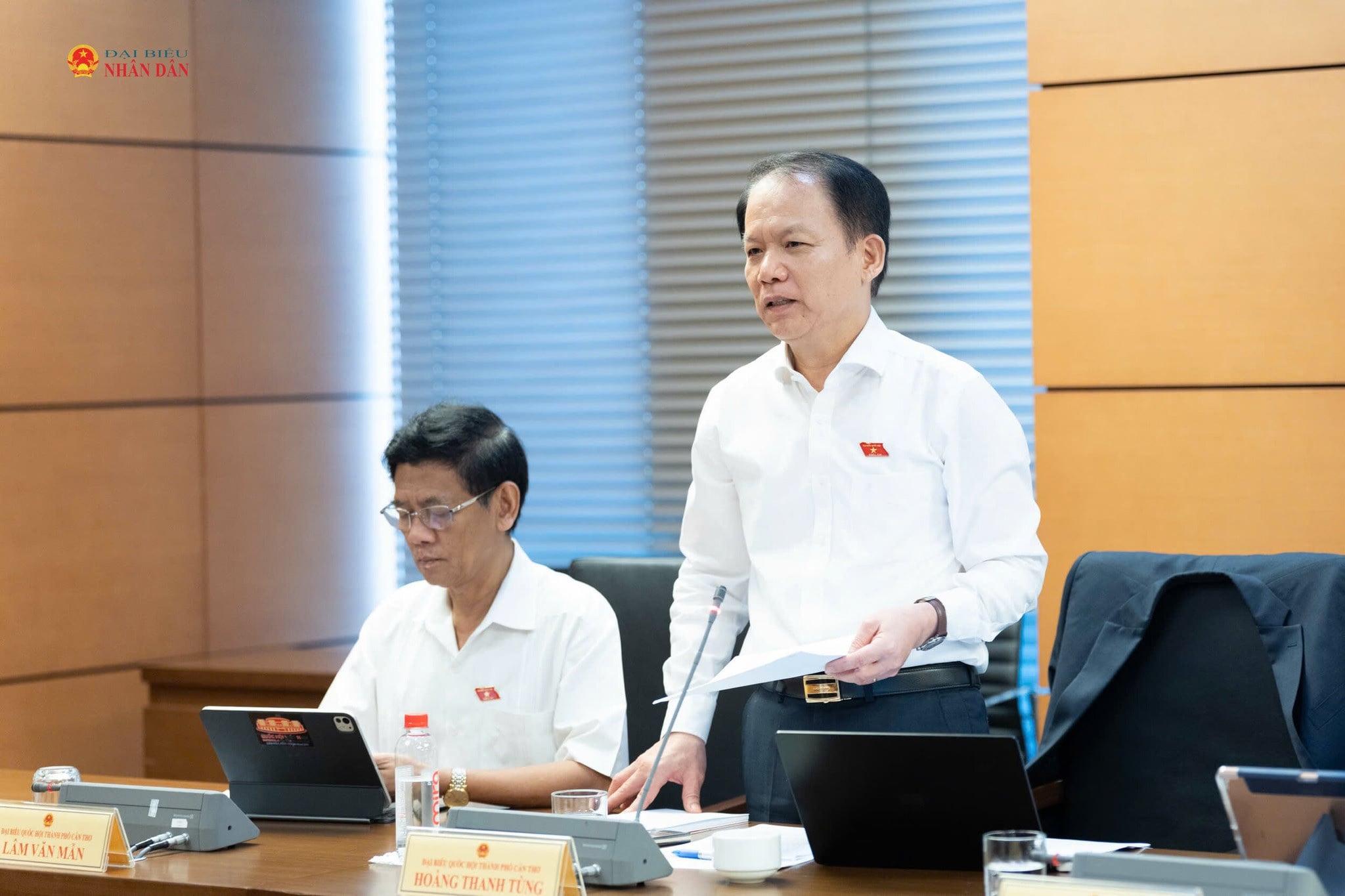 Bộ trưởng Bộ Tư pháp Hoàng Thanh Tùng phát biểu. (Ảnh: Đại biểu nhân dân)